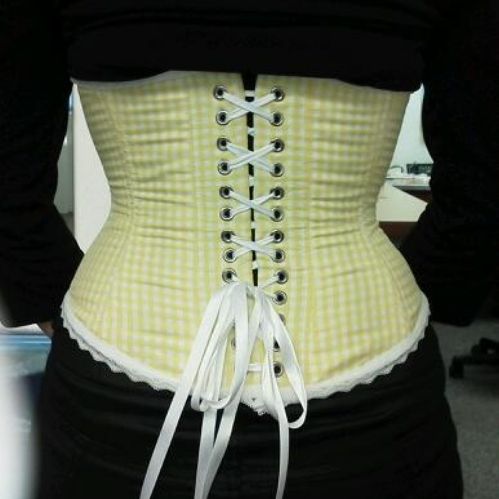 Underbust Corset with Tier Skirt - Picture 8 of 8